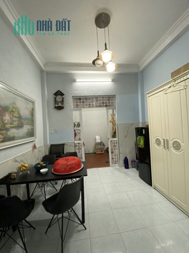 Bán nhà Phú Viên, Dt 55m, nhà 3 tầng, giá hơn 3 tỷ.