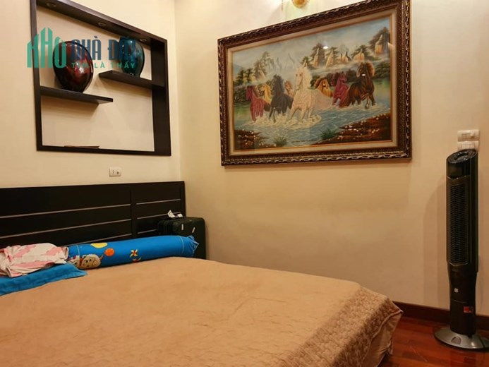 Bán căn nhà 79m2 phố Hoàng Hoa Thám, Tây Hồ 4 thoáng 15 ngủ Dòng tiền khủng 10.2 Tỷ