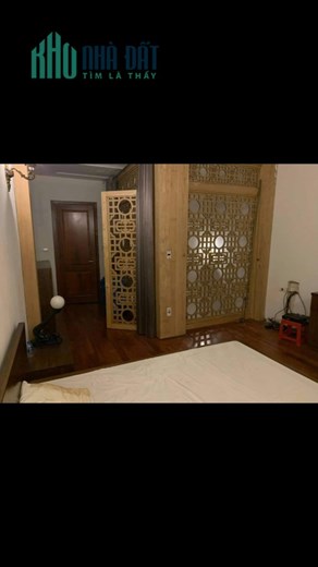 Bán nhà 169m2 phố Nghi Tàm, Tây Hồ Gara 3 Ô tô tránh Dòng tiền khủng Thang máy Nhập 16.6 Tỷ