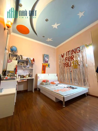 Bán căn nhà 168m2 phố Nghi Tàm, Tây Hồ Gara Ô tô tránh Dòng tiền >10% Thang máy Nhập 16.5 Tỷ