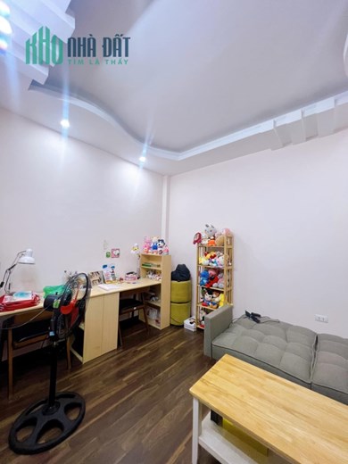 Rẻ Quá-Nhà Ngọc Thụy-Long Biên-Lô góc 41m2-Mt3.8- 4 tầng-Loanh quanh hơn 3 tỷ.