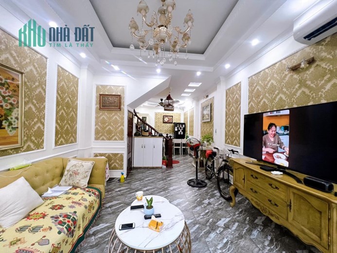 Rẻ Quá-Nhà Ngọc Thụy-Long Biên-Lô góc 41m2-Mt3.8- 4 tầng-Loanh quanh hơn 3 tỷ.