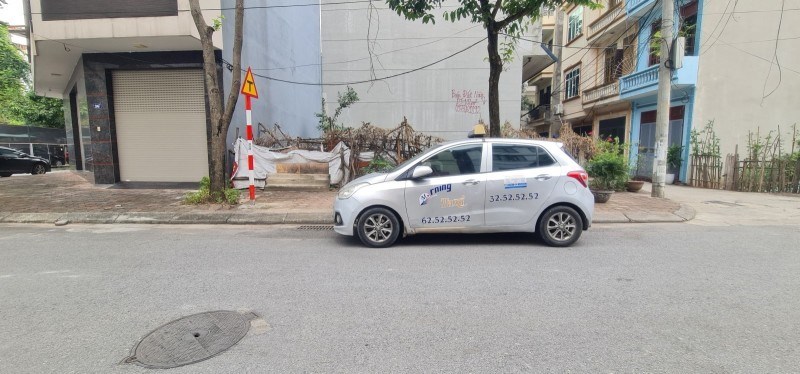 BÁN GẤP LÔ ĐẤT HOA LÂM - ĐẤU GIÁ VIỆT HƯNG, LÔ GÓC 2 THOÁNG, ĐƯỜNG THÊNH THANG, VỈA HÈ ĐÁ BÓNG.