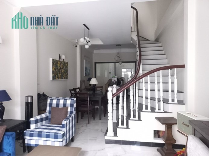 NHÀ MỚI BỒ ĐỀ - NỘI THẤT VIP - Ô TÔ ĐỖ CỬA - THOÁNG TRƯỚC SAU