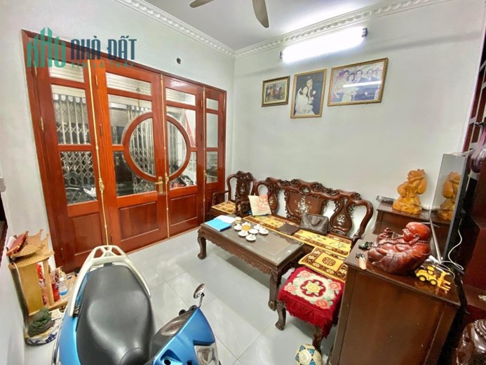 Bán nhà đẹp tại Đào Tấn, Ba Đình, gần phố, giảm giá cực tốt
