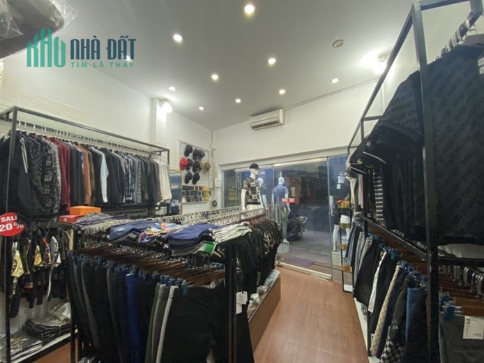 Cần sang nhượng lại cửa hàng quần áo nam tại 70 Phùng Hưng, Phúc La, Hà Đông, Hà Nội. Nhà 3 tầng,