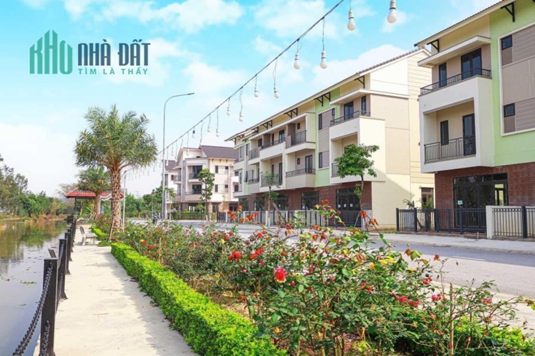 Cần bán căn shophouse 90m2 chỉ 1 bước chân ra sông sen giá ngộp