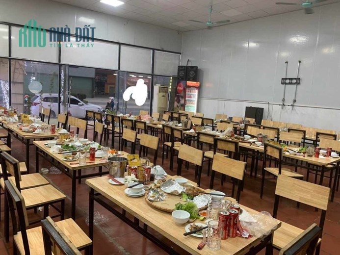 Cho thuê 300m2 mặt bằng kinh doanh tại Khai Quang 🥰Giá 18tr/tháng.Liên hệ: 0986.454.393
