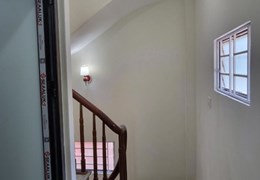Bán nhà Chùa Láng 35m2 4 tầng, ngõ nông thoáng, gần phố, gần oto, nhỉnh 4 tỷ.