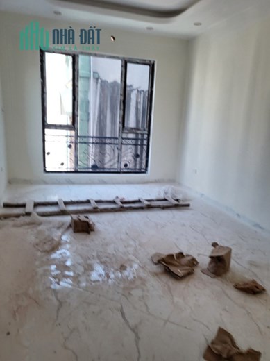 Bán nhà Chùa Láng 35m2 4 tầng, ngõ nông thoáng, gần phố, gần oto, nhỉnh 4 tỷ.