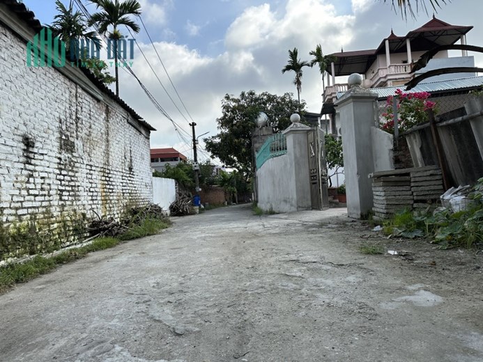 Quá Hiếm và Quá Đẹp Ạ Bán Nhà 3 Tầng Tại Đản Mỗ Đông Anh, 100m2, Oto Vào Nhà, Chỉ 24tr/m2