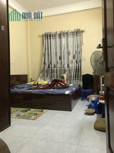Bán nhà Hoàng Cầu chỉ hơn 4 tỷ, DT 33m2 4 tầng, nở hậu ngõ thông rộng, 2 mặt ngõ, dân trí cao, 3