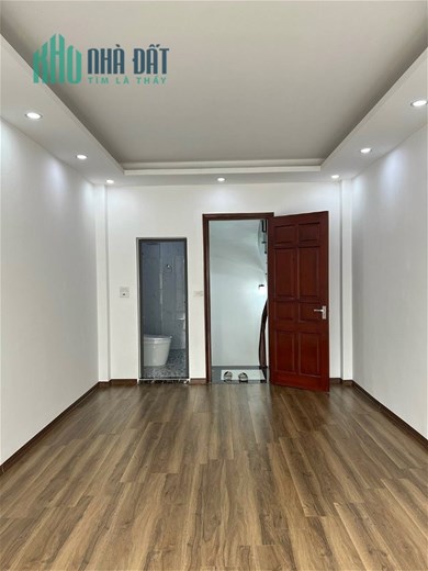 Bán nhà Hồng Hà - Tứ Hiệp, vị trí tiềm năng, SĐCC, ô tô 7 chỗ đỗ cửa, 3.9 tỷ