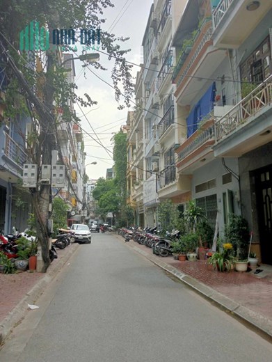 Chính chủ cần bán gấp nhà mặt ngõ thông Đường Mạc Thái Tổ Yên Hòa Cầu Giấy dt 68 m2 giá 34.5 tỷ