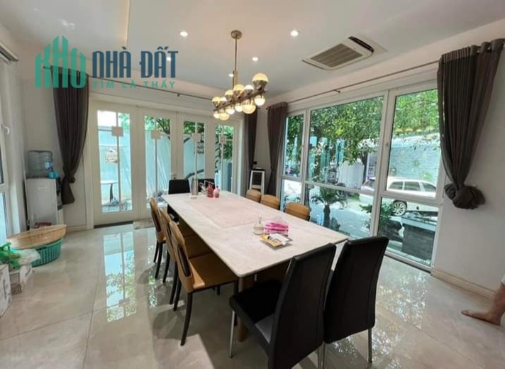 Biệt thự mặt phố Cầu Giấy, lô góc, vỉa hè, ở - kinh doanh số một 280m giá 87 tỷ