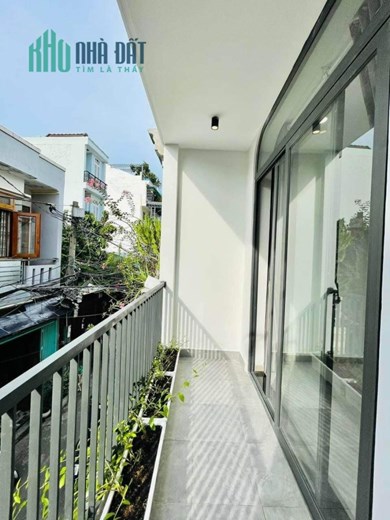Ngộp 350Tr, nhà hẻm xe tải Phan Huy Ích, mua về ở ngay, nhỉnh 3 tỷ