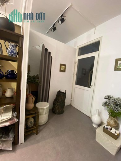 CẦN SANG NHƯỢNG GẤP mặt bằng 30m2 rất đẹp toạ lạc trên tầng 3 ở phố Kim Mã Thượng