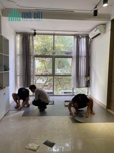 CẦN SANG NHƯỢNG GẤP mặt bằng 30m2 rất đẹp toạ lạc trên tầng 3 ở phố Kim Mã Thượng