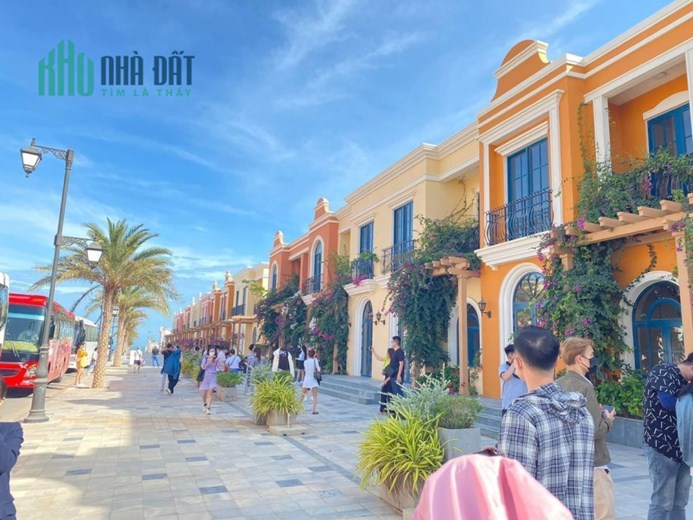 Chuyển Nhượng Nhà Phố Thương Mại 120m2 Trục đường 20m Kinh Doanh Du Lịch Tại Phan Thiết