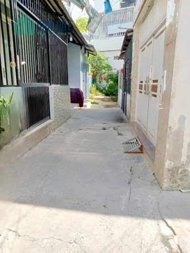 Nhà bán hẻm 154 Âu Dương Lân P3 Q8 - Giá : 3.3 Tỷ (Thương lượng)