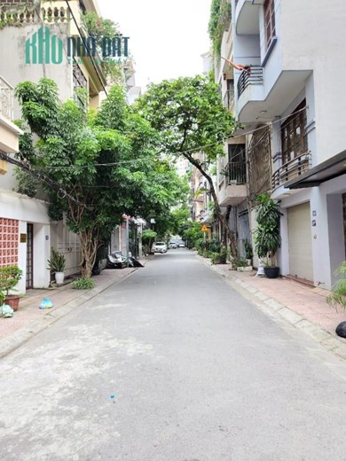 BÁN NHÀ NGHĨA ĐÔ CẦU GIẤY LÔ GÓC BA THOÁNG GẦN Ô TÔ TRÁNH   50M - 5 TẦNG NHỈNH 6 TỶ