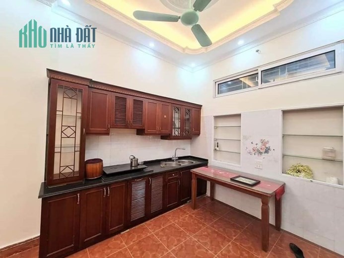 BÁN GẤP!!! Siêu phẩm sát MP Trường Chinh, 42m2  5T, Nhỉnh 4 Tỷ