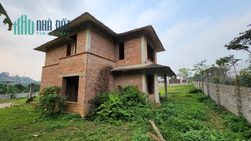 Chính chủ cần bán lô đất 1.232 m2 tặng nhà thô 2 tầng thổ cư 100m tại thôn Bài, xã Yên Bài, huyện