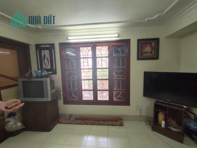 Bán nhà mặt phố Nguyễn Phong Sắc 16 tỷ 8 diện tích 48m2