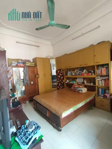 Bán nhà mặt phố Nguyễn Phong Sắc 16 tỷ 8 diện tích 48m2