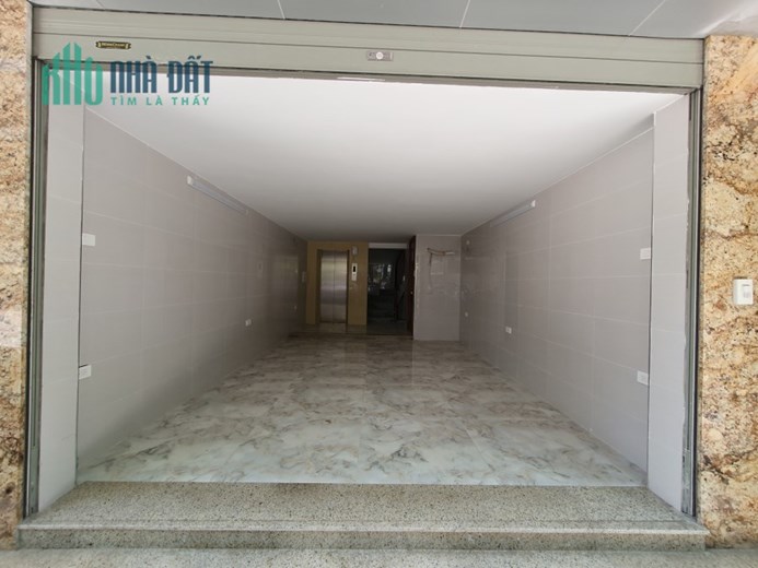 Mua bán nhà riêng, nguyên căn tại Phố Phương Mai, Quận Đống Đa, 8 tầng x 38m2, ô tô tránh, vào nhà