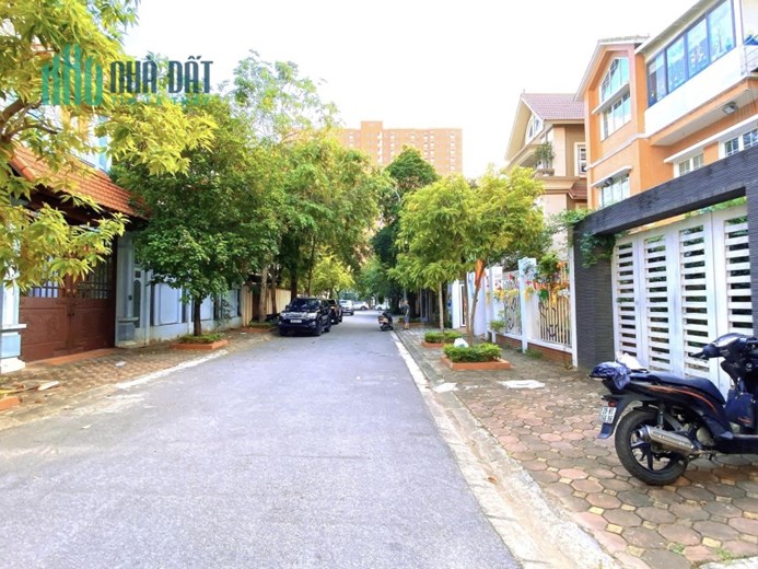 BT Khu Đô Thị Mới Nghĩa Đô 250/300m². 4 tầng “73.5 tỷ”. ( O94 lO7 l689. Mr Anh Đức )