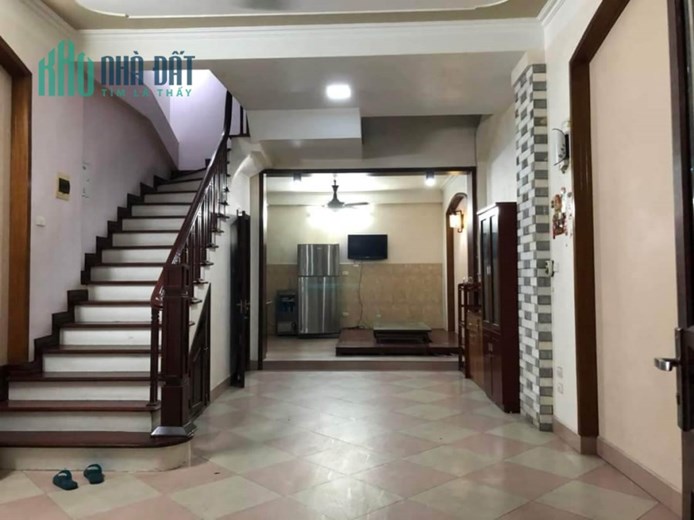Nhà mặt ngõ-Lô góc Nguyễn Văn Cừ Long Biên-50m2-Mt 4,5m-4 tầng ô tô cất trong nhà-Nhỉnh 6tỷ