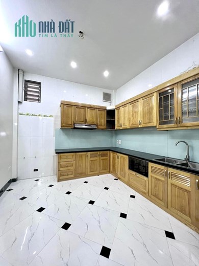 Bán nhà phố Trương Định, 38m x 4 tầng, 4 tỷ, ô tô đỗ cổng