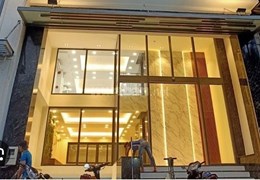 Cho thuê nhà lô góc Trần Huy Liệu, 300m2,4 tầng kinh doanh tự do, 32 triệu