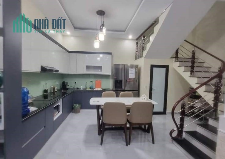 Bán nhà độc lập dân xây đường Mương Quán Nam, 42m 4 tầng GIÁ 2.5 tỉ cực đẹp