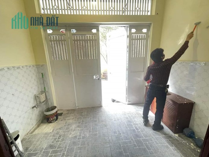 BÁN NHÀ MẶT NGÕ BÙI HUY BÍCH, GIẢI PHÓNG, DT 49M2 Ô TÔ VÀO NHÀ. CHỈ 4.x Tỷ