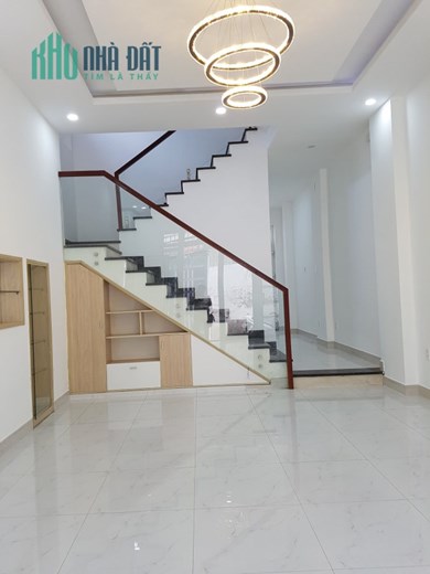 NHÀ XINH - NGANG KHỦNG - SÁT MẶT TIỀN