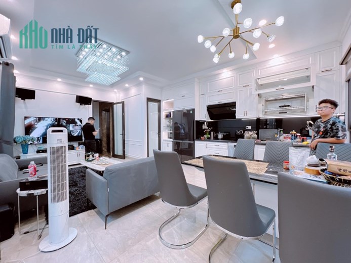 Nhà mặt phố Kim Hoa 50m2*5T, Thang máy MT 5.35M giá 12.9 Tỷ