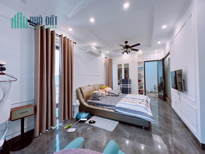 Nhà mặt phố Kim Hoa 50m2*5T, Thang máy MT 5.35M giá 12.8 Tỷ