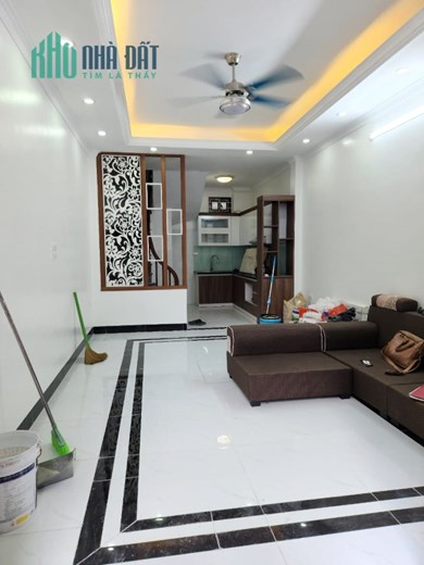 Quá bất ngờ Mặt phố Mễ Trì Thượng 36m2 x 6T, ô tô tránh, Kd bất chấp 6,6 tỷ.
