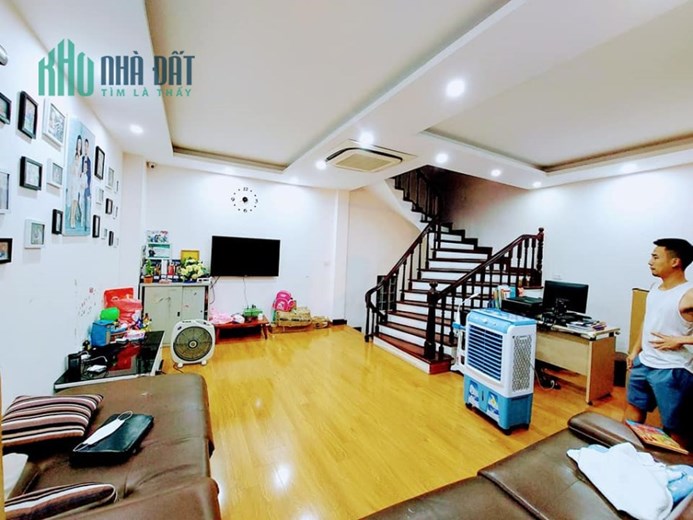 Bán nhà Võ Thị Sáu, Hai Bà Trưng 55m2*5 Tầng giá 12 Tỷ