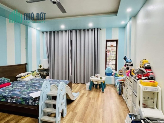 BÁN nhà MP đường 19/5 văn quán hà đông ô tô tránh 5 tầng 86m chỉ 18 tỷ