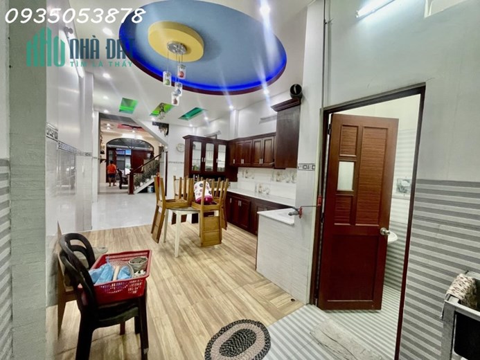 Bán Nhà 4 Tầng, 90M2, Mặt Tiền Khu Tân Hương Tân Phú, Chỉ 11 Tỷ xxx.