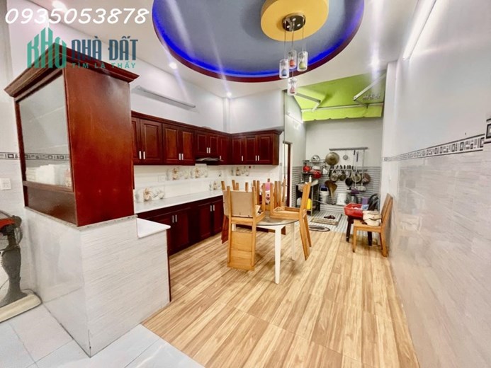 Bán Nhà 4 Tầng, 90M2, Mặt Tiền Khu Tân Hương Tân Phú, Chỉ 11 Tỷ xxx.