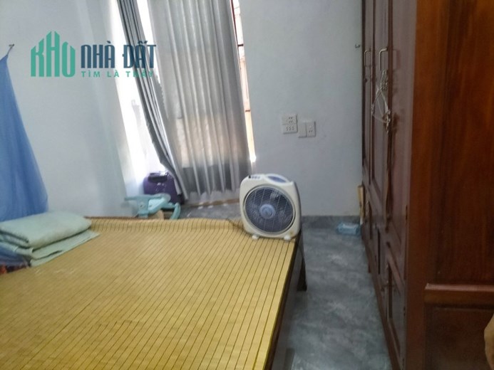 Nhà Dung Sĩ Thanh Khê, gần ĐH Thương Mại, 4 tầng, 4 PN, 1.x tỷ