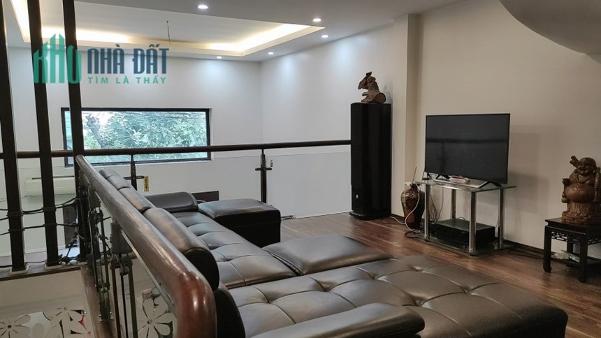 Bán nhà 41m2 phố Nghi Tàm, Tây Hồ Dân xây 3 phòng 10m Ô tô đua 3.4 Tỷ