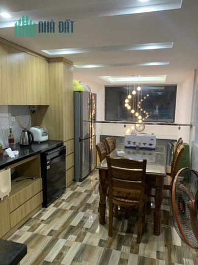 Bán căn nhà 42m2 phố Nghi Tàm, Tây Hồ Chủ tự xây 3 phòng ngủ 2 Ô tô tránh 10m 3.3 Tỷ