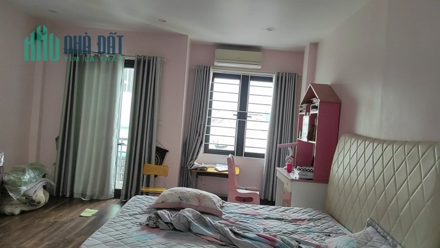 Bán căn nhà 41m2 phố Nghi Tàm, Tây Hồ Dân xây 3 ngủ 2 Ô tô đua 10m 3.2 Tỷ