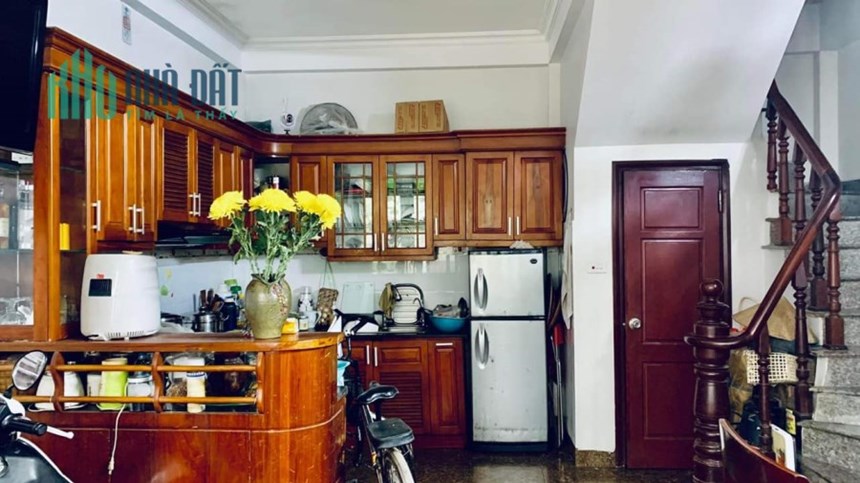 Bán nhà 41m2 phố Nghi Tàm, Tây Hồ Chủ tự xây 3 phòng ngủ 2 Ô tô đua 10m 3.3 Tỷ