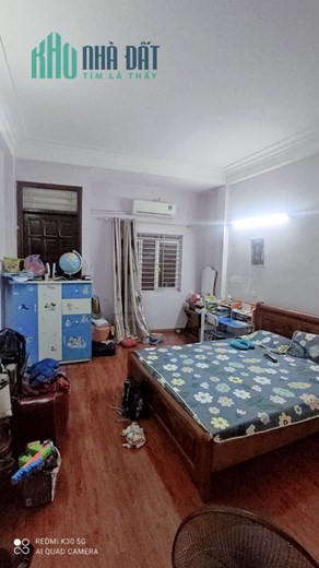 Bán căn nhà 42m2 phố Nghi Tàm, Tây Hồ Chủ tự xây 3 phòng 10m Ô tô tránh 3.3 Tỷ